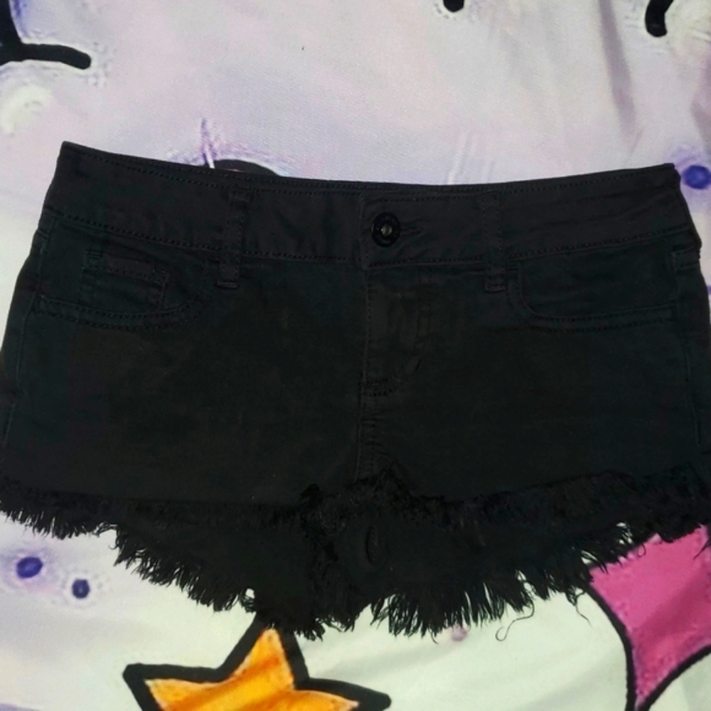 BLaCk 🖤 JeaN sH♡Rtz